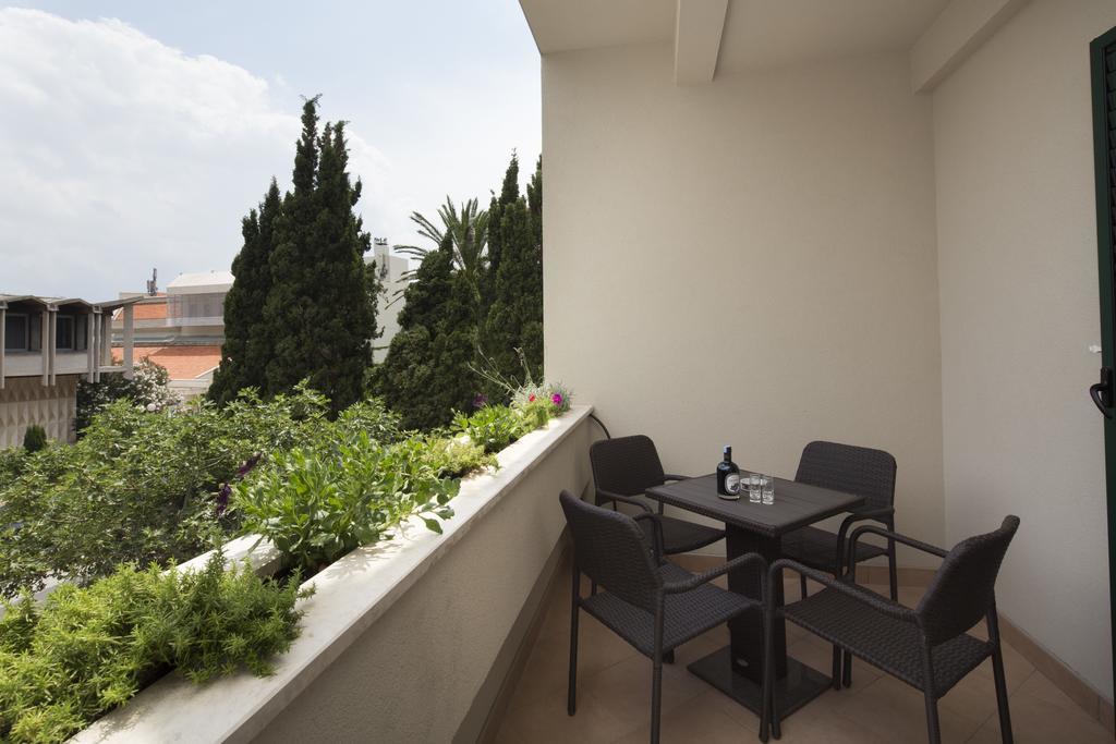 Apartments Smokva Makarska Rom bilde