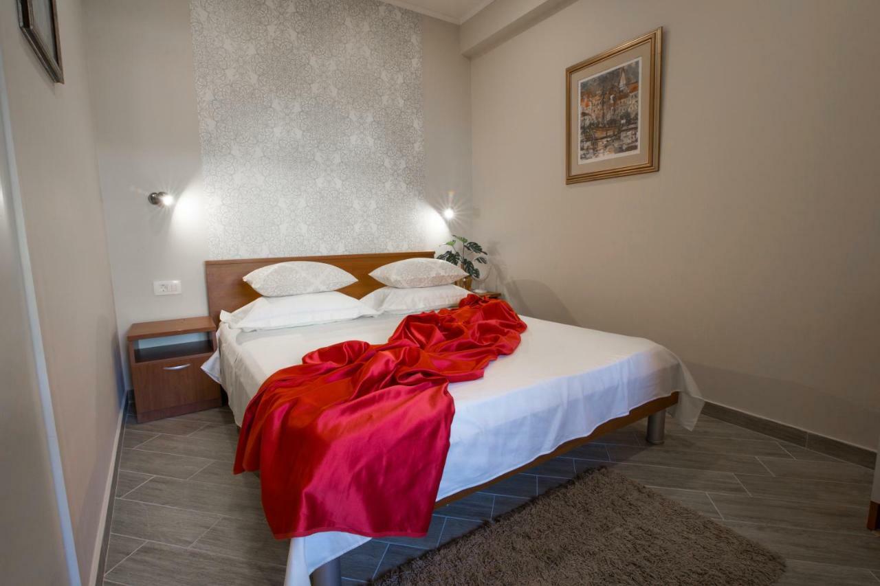Apartments Smokva Makarska Eksteriør bilde