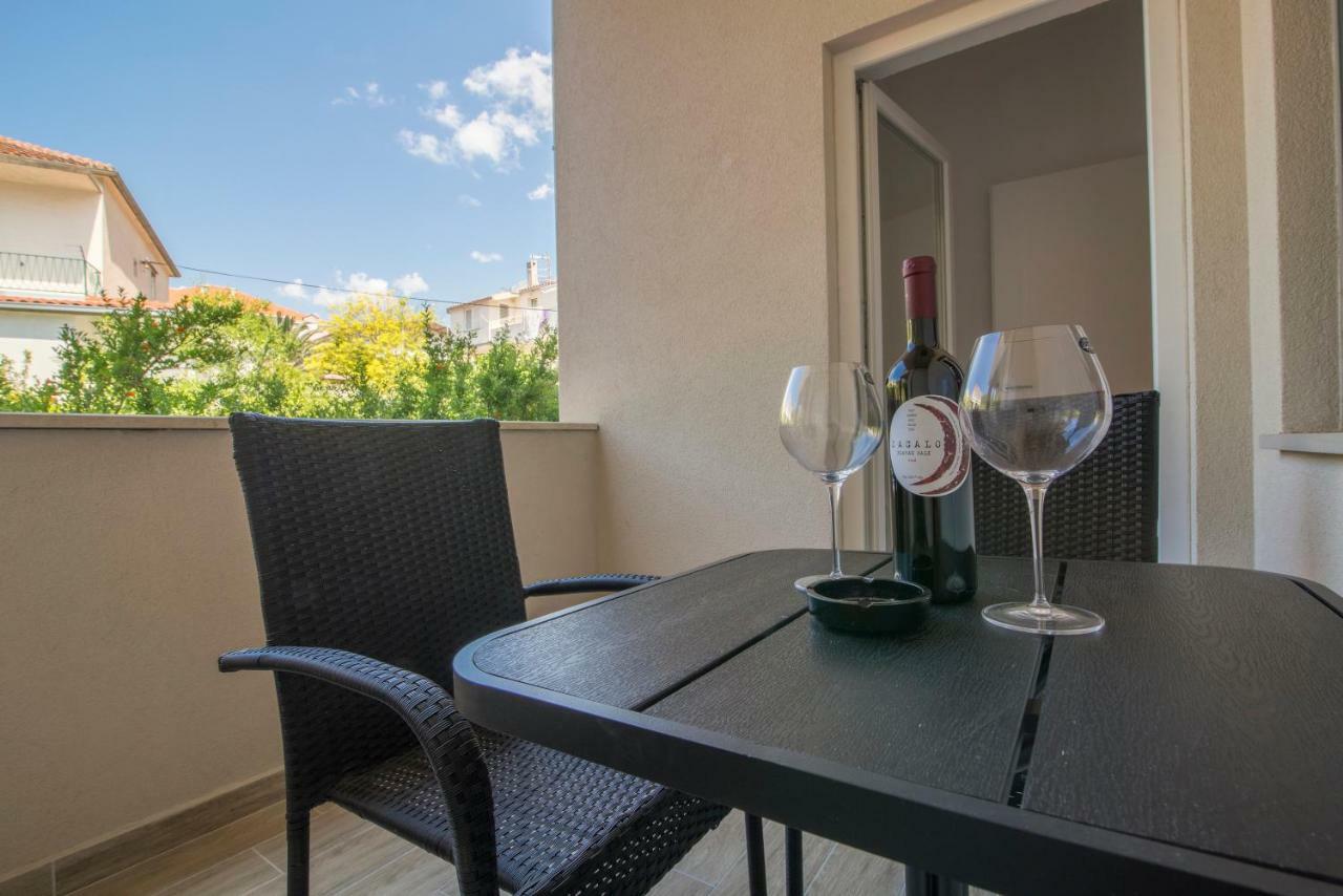 Apartments Smokva Makarska Eksteriør bilde